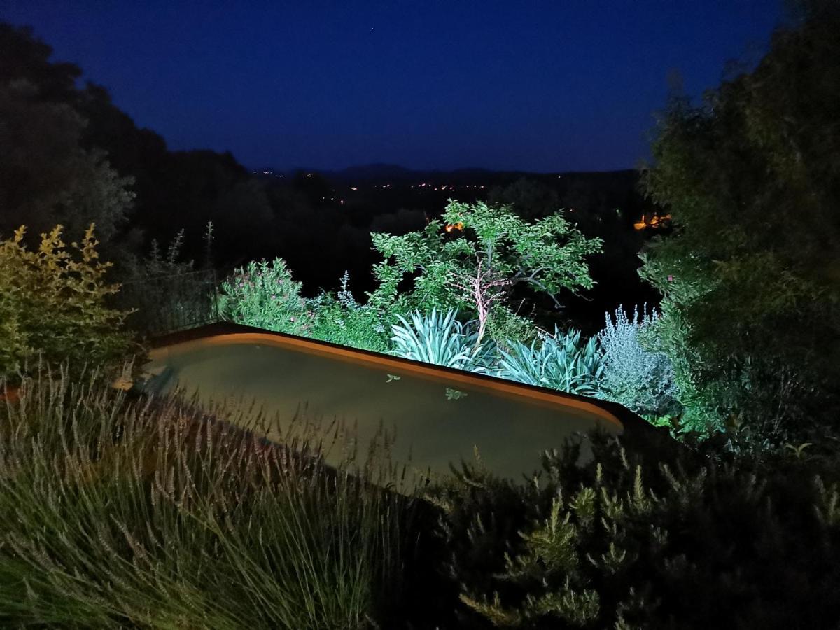 Le Nid Des Arts Bed and Breakfast Tourrettes Buitenkant foto