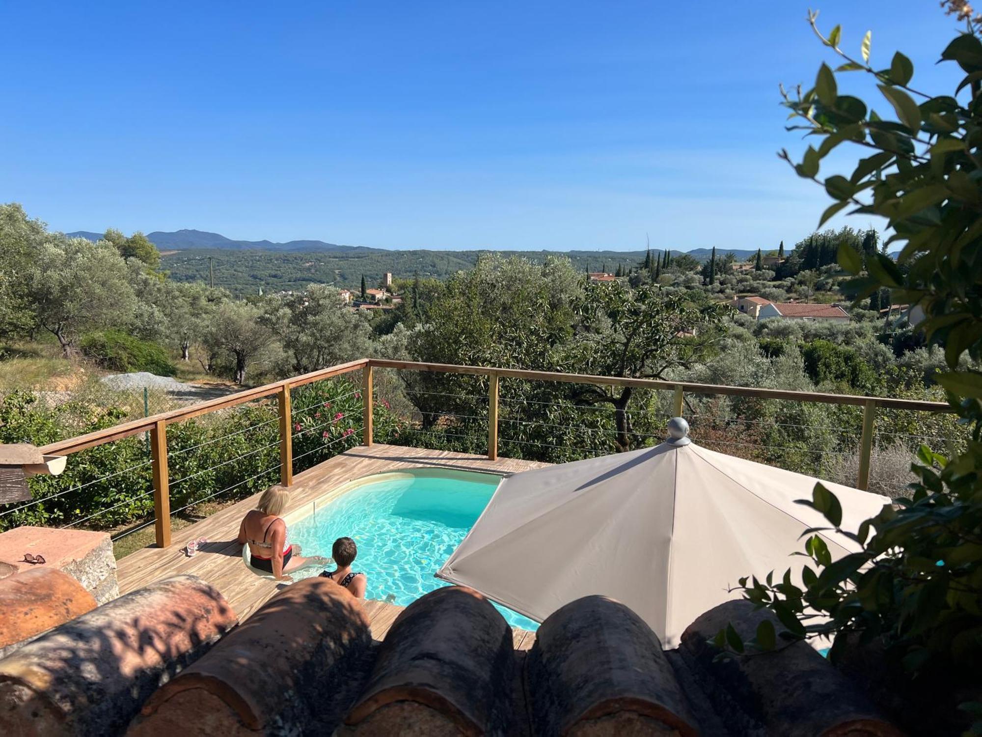 Le Nid Des Arts Bed and Breakfast Tourrettes Buitenkant foto